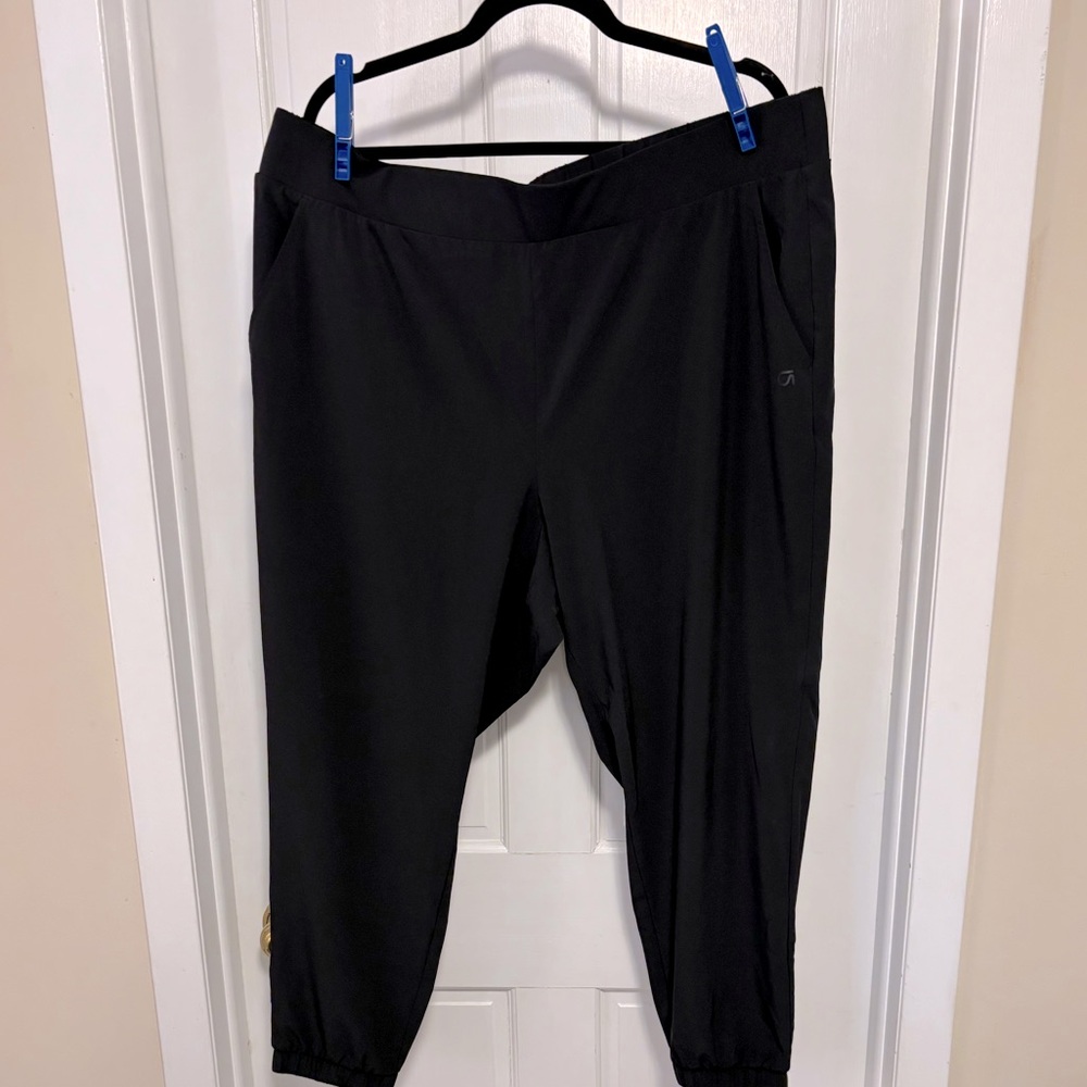 GapFit Ankle Pants